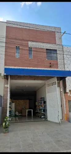 Casa com um ponto comercial em caninde de São Francisco segipe