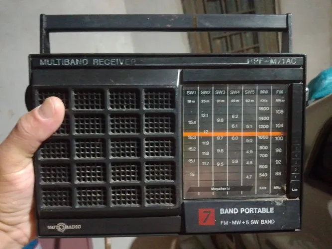 Rádio motoradio 7 faixas antigo 