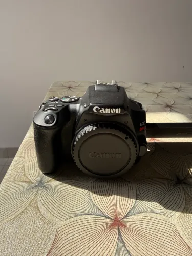 Cânon SL3 + lente do kit