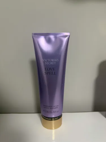 CREME VICTORIA?s SECRET LOVE SPELL ORIGINAL