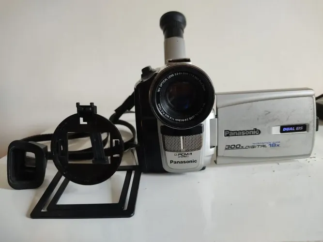 Câmera filmadora Panasonic Palmcorder - DUAL EIS