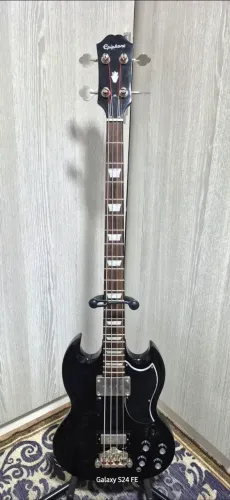 Contrabaixo Epiphone EB3