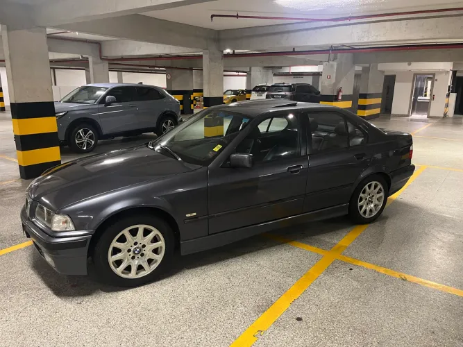 BMW 323I A 2.5 24V 1998