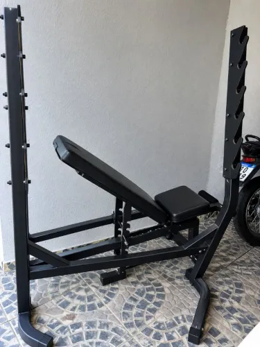 Máquina de academia no precinho