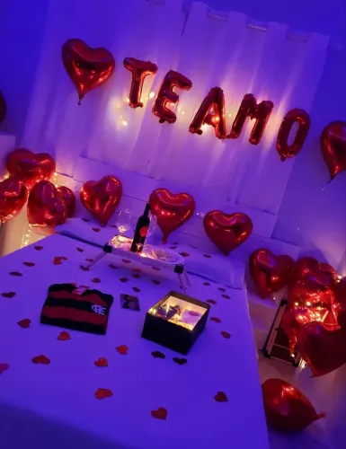 Kit Surpresa Romântica 500 Pétalas + 30 balões + 10 Velas + "TE AMO" Dia dos Namorados