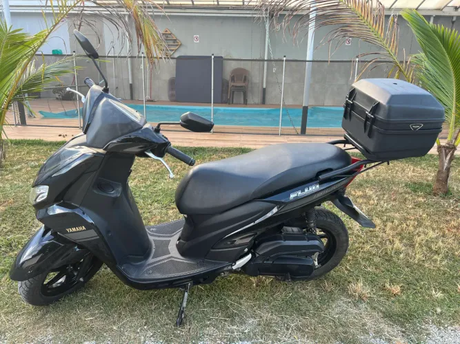 Yamaha Fluo 125 ABS 2023 Preta - 12 mil km - Muito Nova!