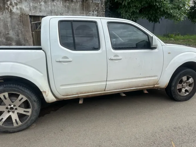 Nissan Frontier XE CD 4X4 2.5 TB Diesel 2013