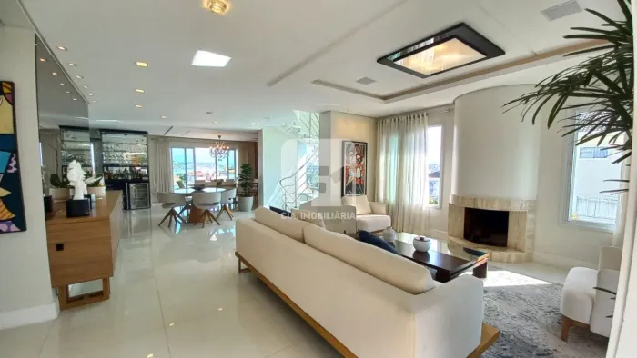 Casa 4 dormitórios Itaguaçu