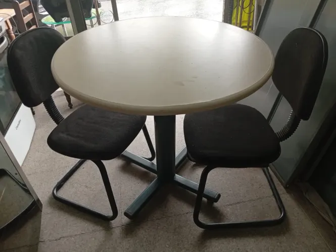 Mesa redonda pé de ferro diâmetro