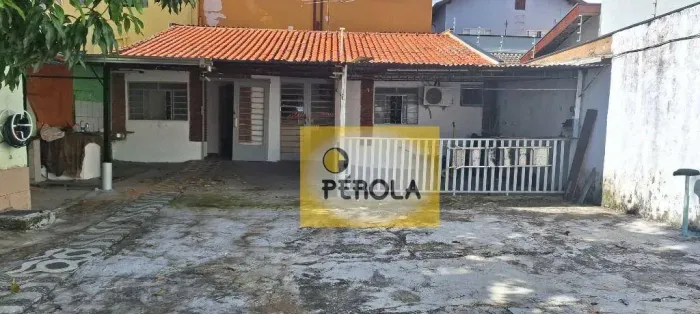 Casa (Construção de fundos) 01 dormitório e demais dependencias
