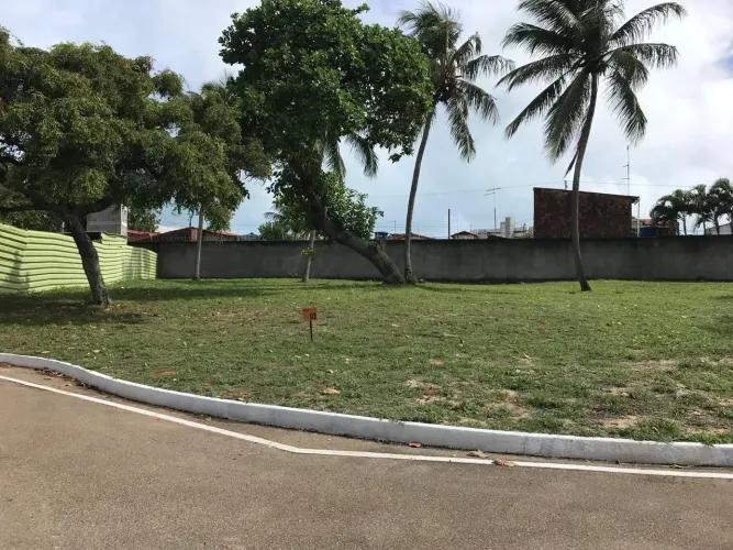 Terreno a venda no Condomínio Vila Maria - Praia de Pirangi