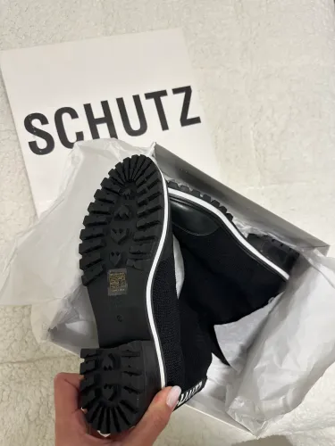 bota shutz nova