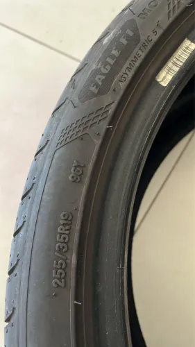 Pneu 235/55r19 goodyer eagle
