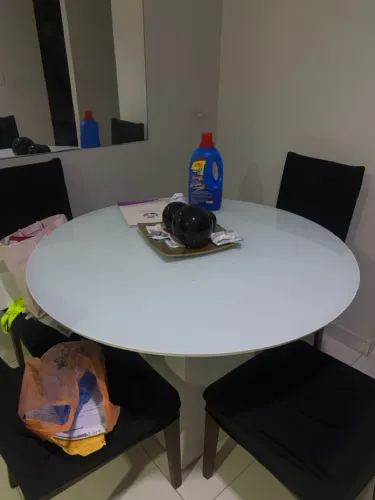 Mesa de jantar Tok & Stok com 4 cadeiras