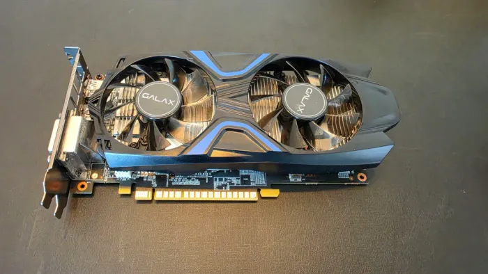 Placa de Vídeo Galax GeForce GTX 1050 Ti 4GB - Perfeito Estado