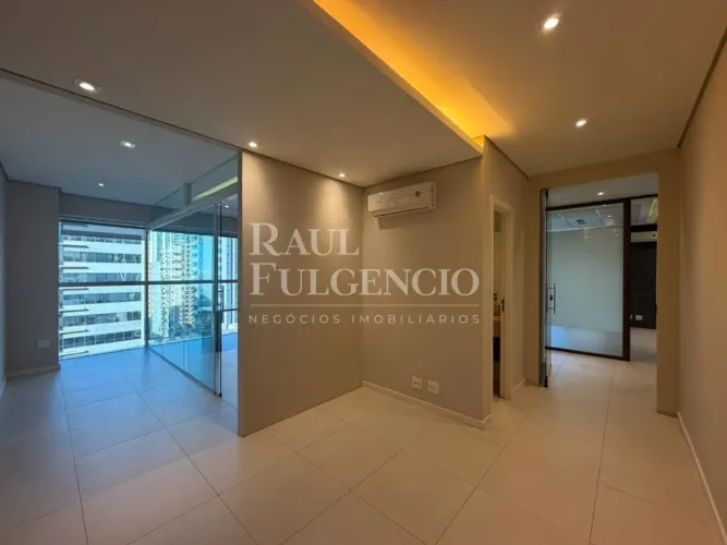 Sala para locação na Gleba Palhano com 135m²