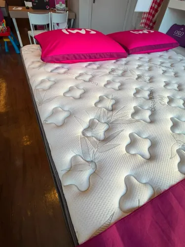 Cama de casal Queen Box