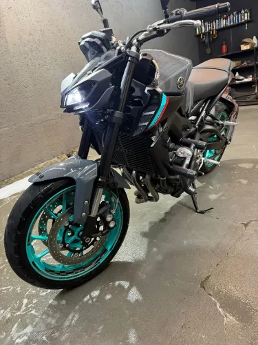 MT09