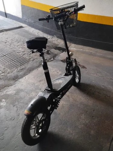 Patinete elétrica dobrável