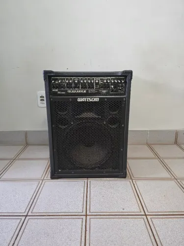Caixa amplificada wattsom