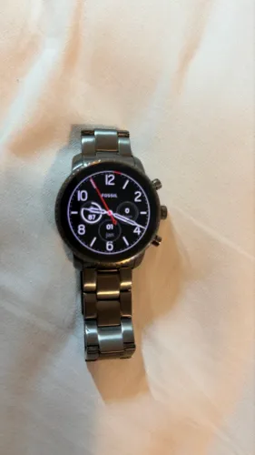 Lindo relógio digital smartwatch Fossil gen 6 com pulseira em aço