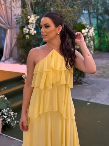Vestido de festa amarelo manteiga