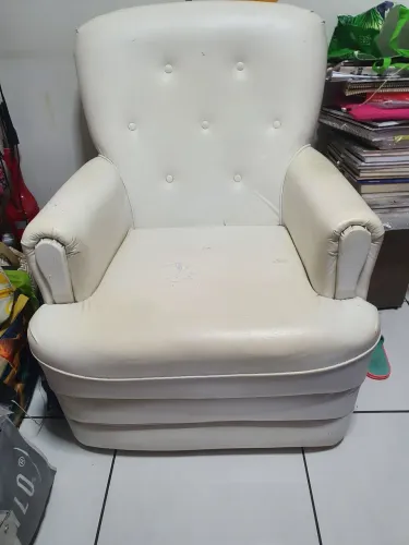 Poltrona para Amamentação ou Leitura - Conforto e Elegância
