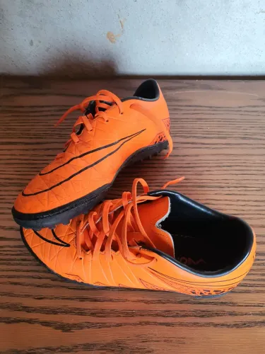 Chuteira Nike Hypervenom (raridade) 
