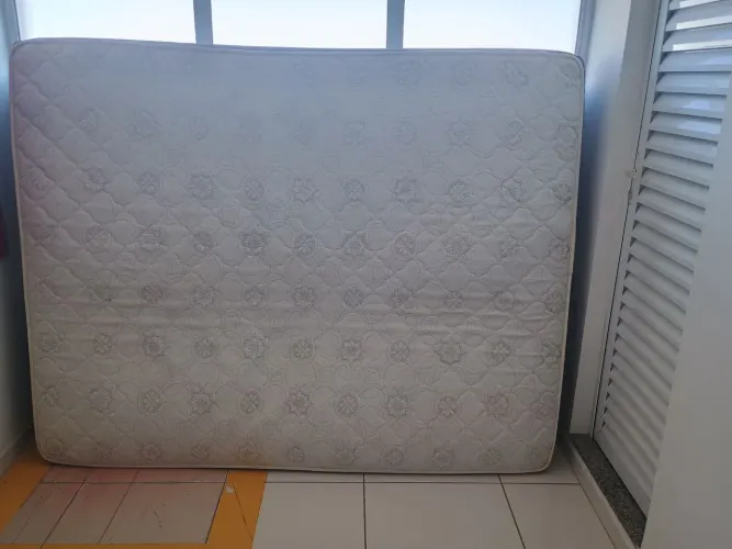 Vendo Colchão Queen da Marca Gazin