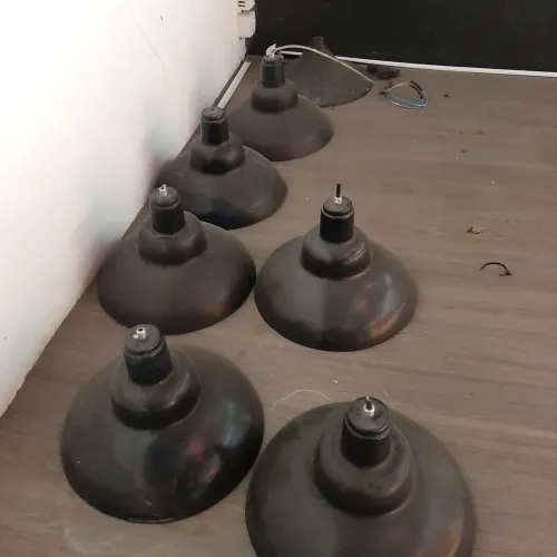 Pendentes  de teto preto com fundo branco (6 unidades)