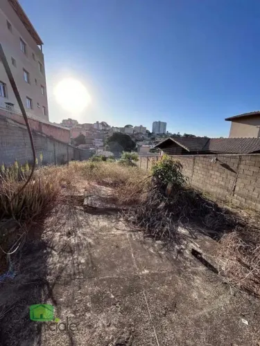 Lote de 492 m² no bairro Alvorada à venda por R$ 500.000