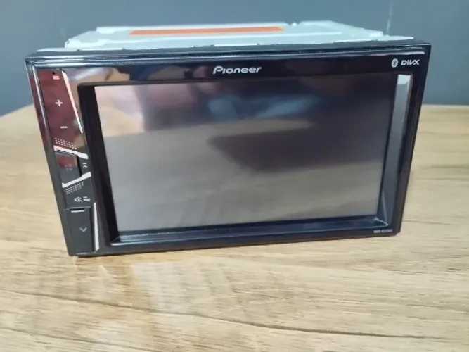Central multimidia Pioneer DMH-G228BT