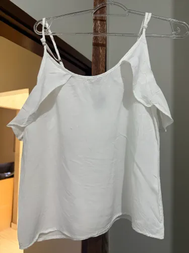 Blusinha Branca de Alcinha com Babados