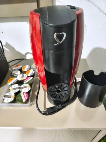 Cafeteira Expressa Lov 3 Corações Vermelha em perfeito estado + Cápsulas