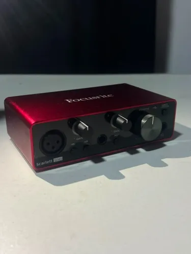 ? Interface de áudio Focusrite Scarlett (3rd Gen)