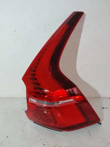 Lanterna traseira Volvo XC60 2013/2016 direita c/Led  PRODUTO COM DETALHE 