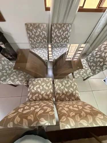Mesa de vídeo com 6 cadeiras