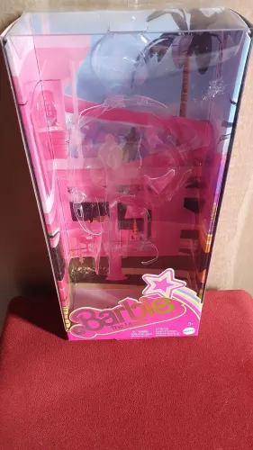 Caixa boneco ken collector 