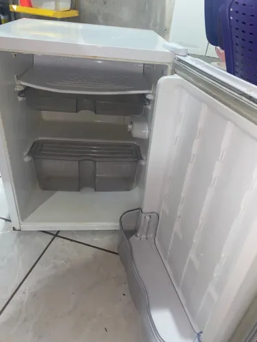 Frigobar consul 76L usado