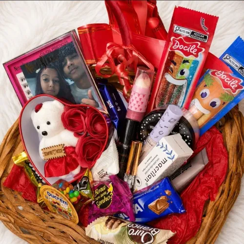 ? Maquiagens, Cestas Presenteáveis, Gloss, Cílios e Presentes | Entrega
