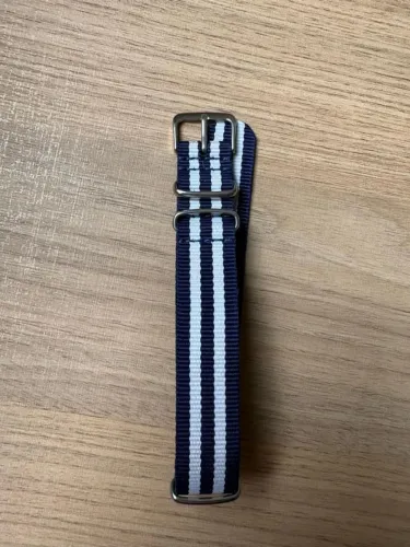 Pulseira nato branca e azul 18 mm