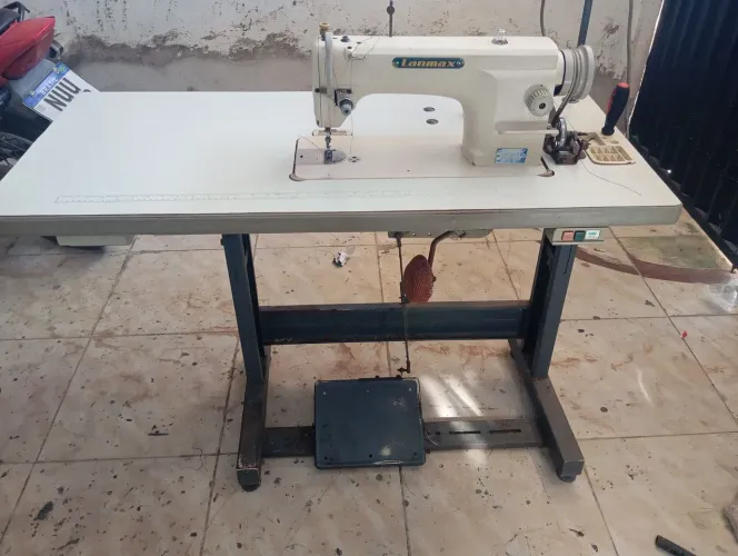 Vendo máquina reta  lanmax 