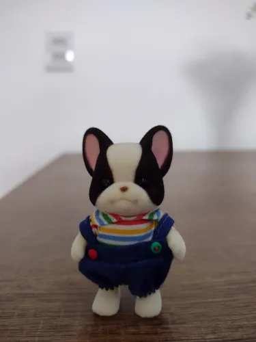 Sylvanian Families Buldogue Irmão Mais Velho 