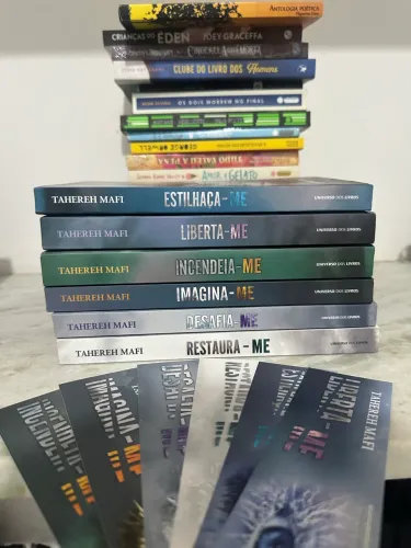 Box Coleção Estilhaça-me - 6 Livros Completo + Marcadores Oficiais (Tahereh Mafi)