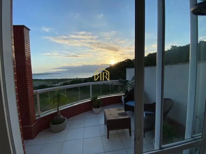Linda cobertura com vista mar e para o por do sol!
