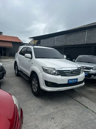 Toyota Hilux SW4 SR 4X2 2.7/2.7 Flex 16V Mec. 2013