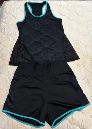 Conjunto de academia - short e blusa - tamanho P/M