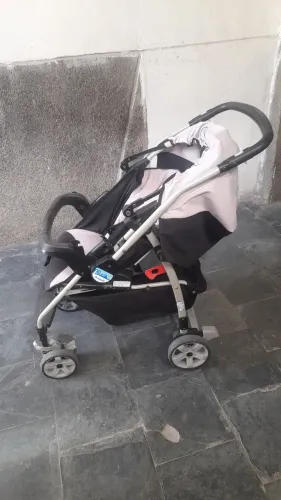 Vende-se carrinho de bebê reverso