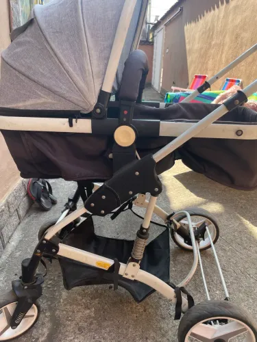 Carrinho de bebê + bebê conforto
