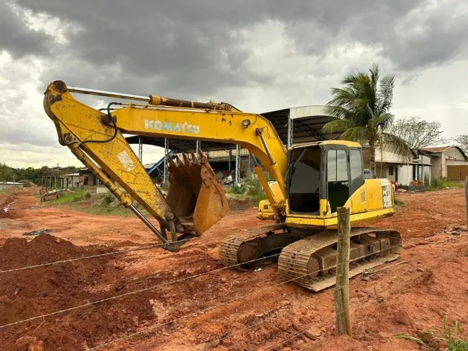 ESCAVADEIRA HIDRÁULICA KOMATSU
